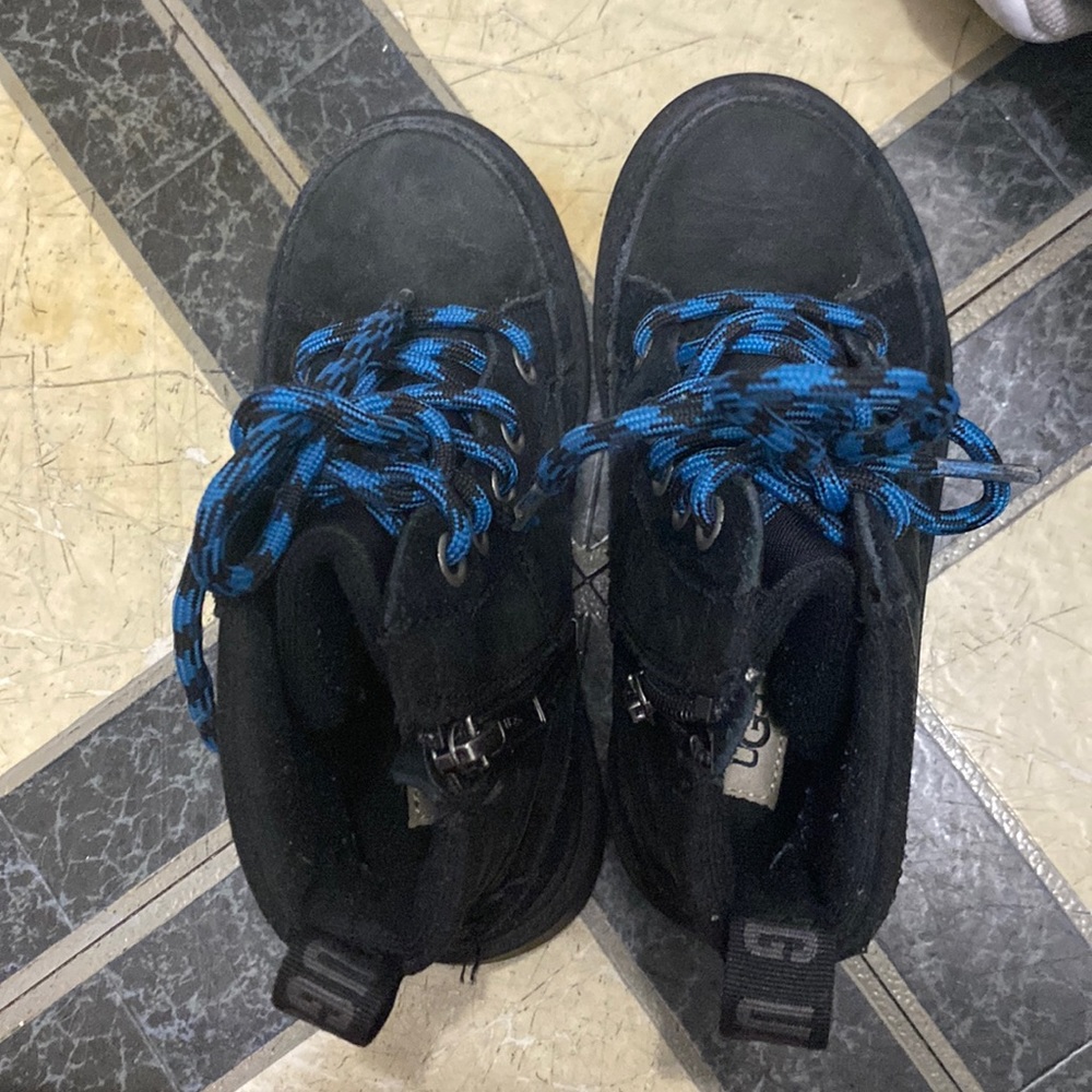 Used UGG boy boots